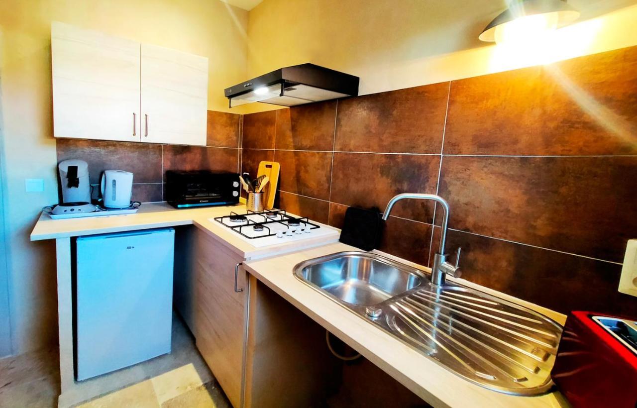 Mas Des Broussonnetiers Appartement Barjac  Buitenkant foto
