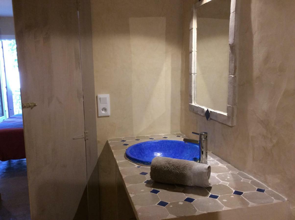 Mas Des Broussonnetiers Appartement Barjac  Buitenkant foto